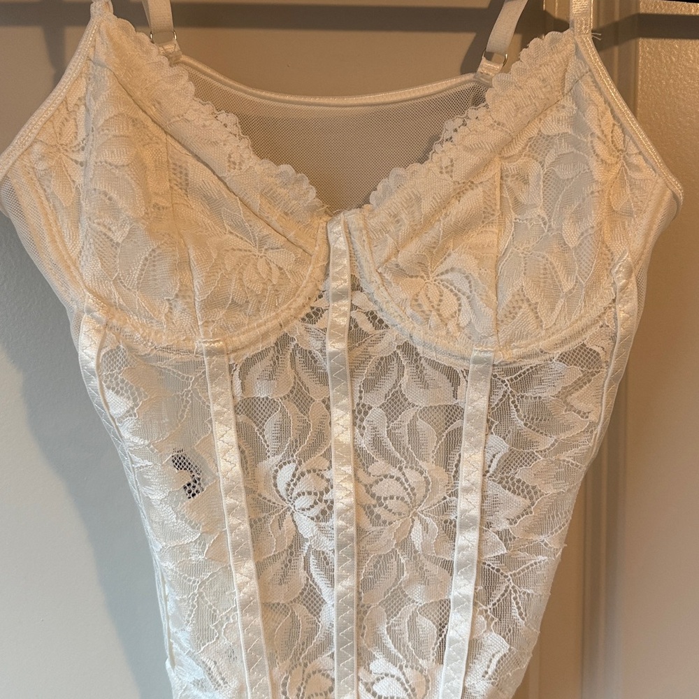 🖤 3 for $15 🖤 White lace bodysuit - Picture 2 of 5